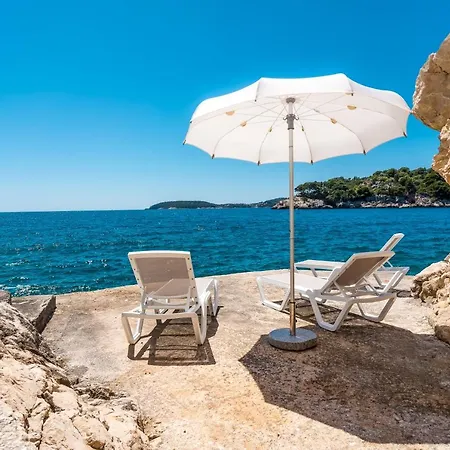 7-bedroom Si With Private Sea Access