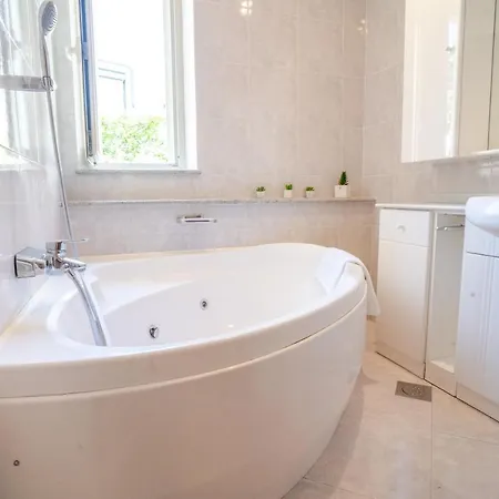 7-bedroom Si With Private Sea Access Villa Zaton