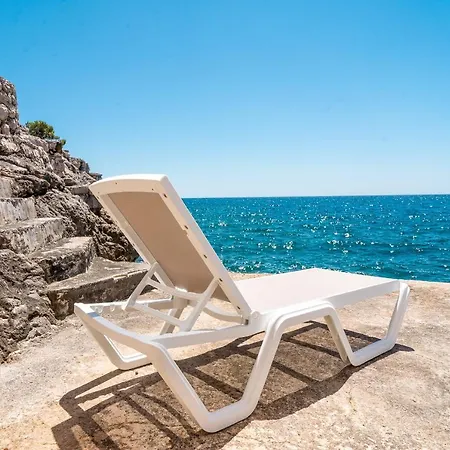 7-bedroom Si With Private Sea Access *
