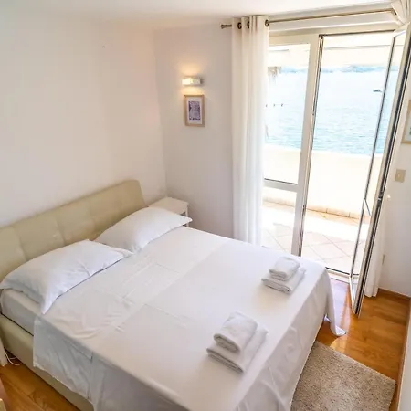 7-bedroom Si With Private Sea Access Villa