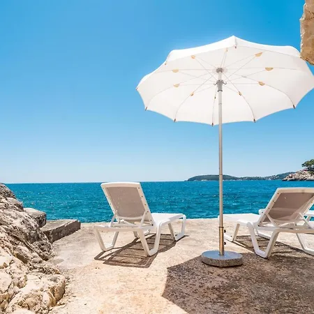 7-bedroom Si With Private Sea Access *