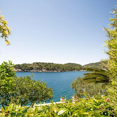 Villa 7-bedroom Si With Private Sea Access *