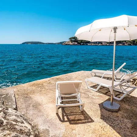 Villa 7-bedroom Si With Private Sea Access