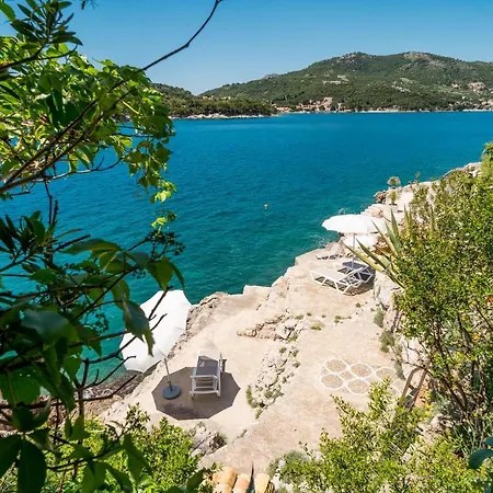 Villa 7-bedroom Si With Private Sea Access *