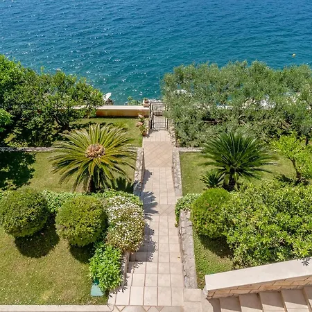 7-bedroom Si With Private Sea Access *