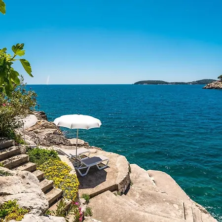 7-bedroom Si With Private Sea Access